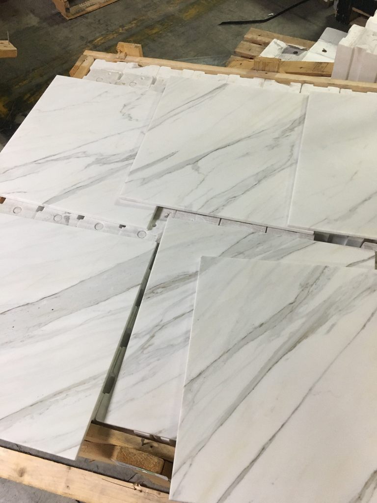 Tilefornia Calacatta Gold 18"X18" Polished Marble Field Tile - Tilefornia